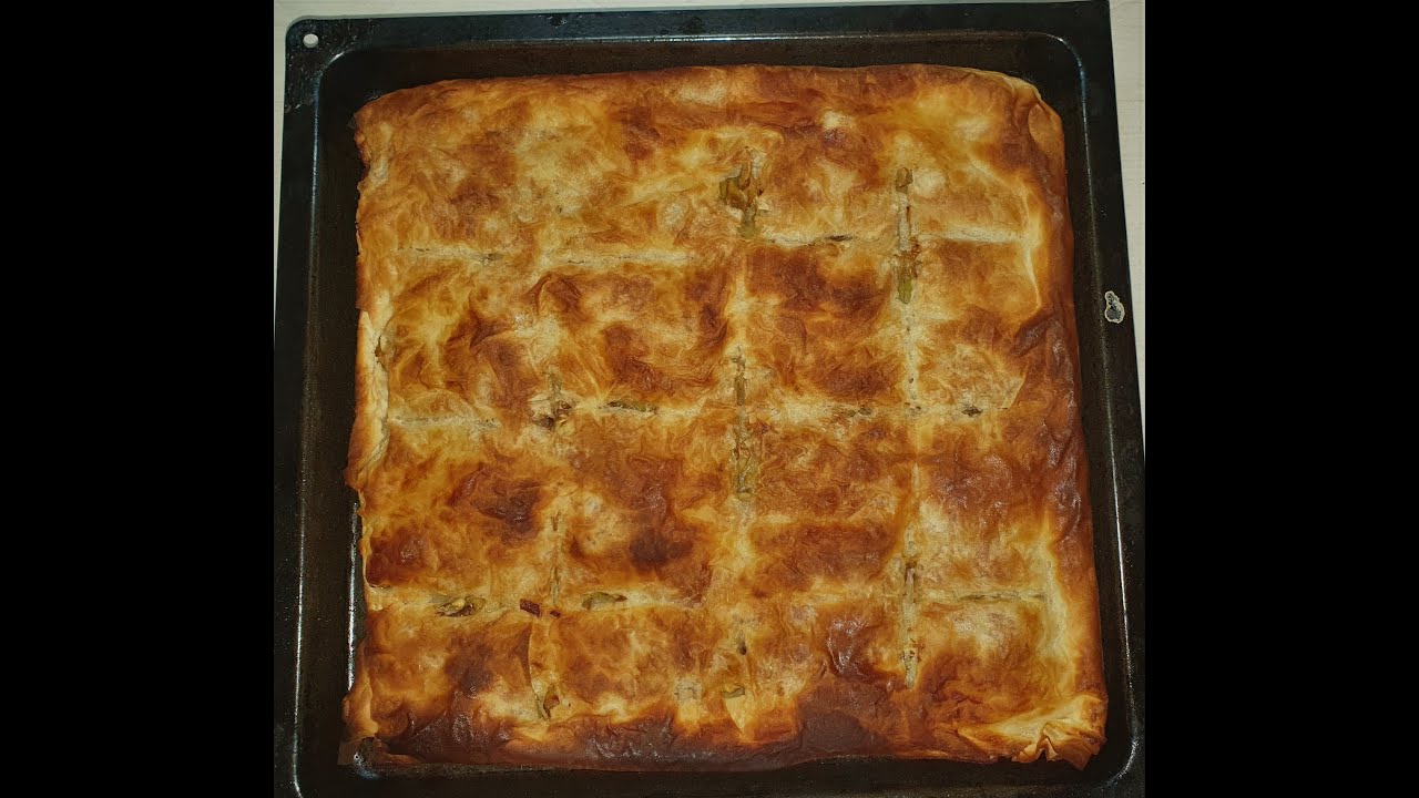Posna pita sa pečurkama i prazilukom.  Lean pie with mushrooms and leeks.