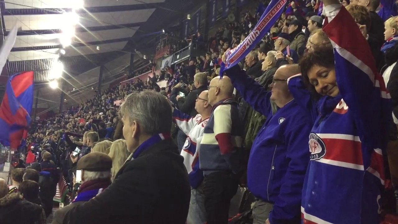 Da Vålerenga kjerke - fikk himmel'n sjøl til tak