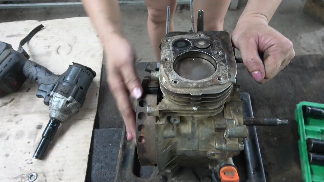 GENIUS GIRL MECHANIC: Repair and Restore, Restores A Water Pump, Gasoline Engine Repair