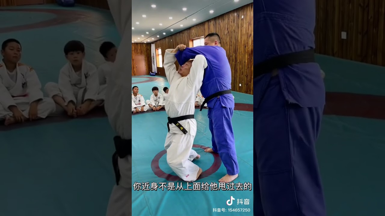 柔道(双手背负投)
