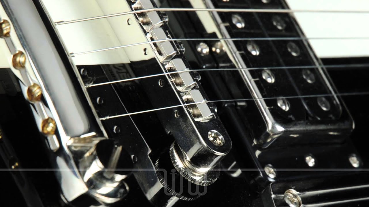 Duesenberg Starplayer Rocket Flying V Style - Black & White Close Up