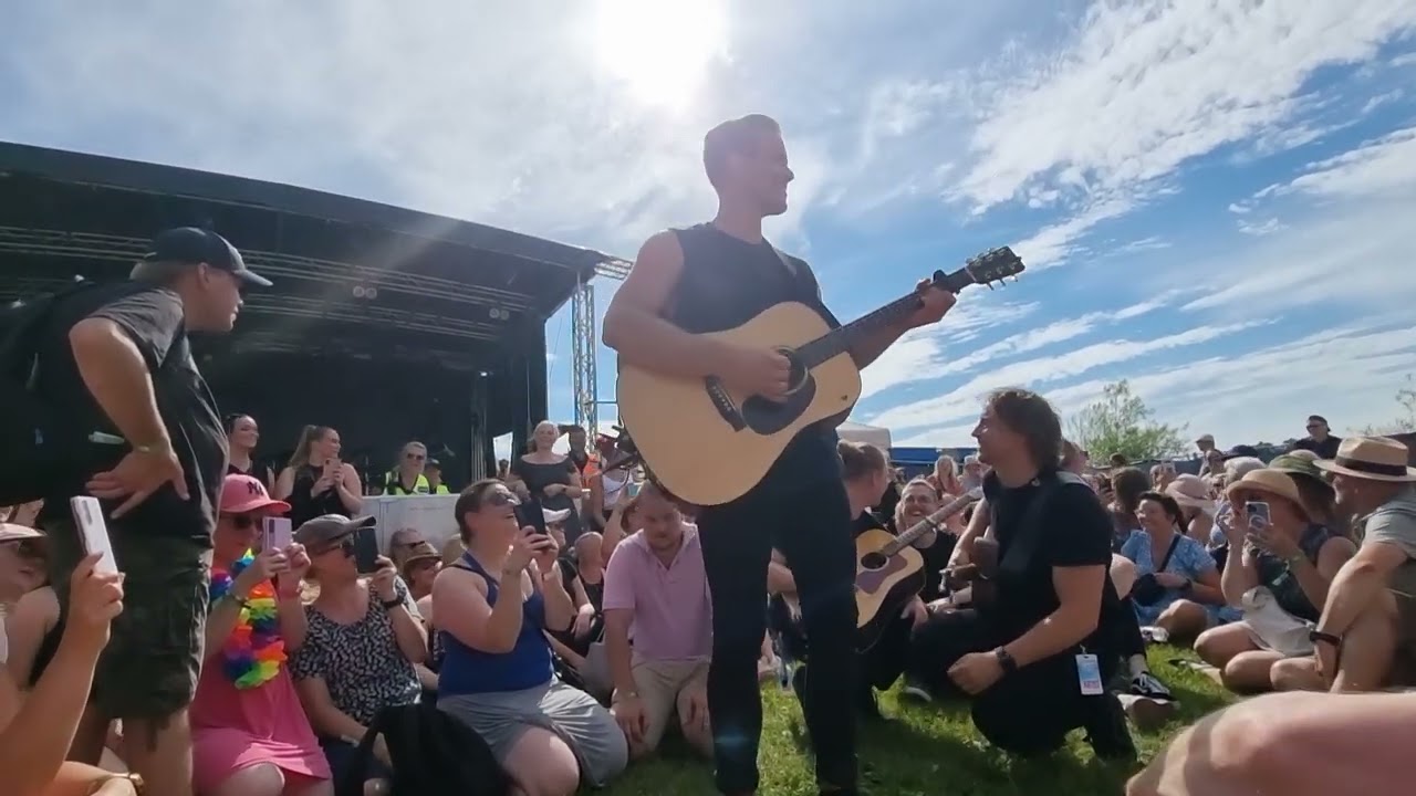 @mikkoharjumusic - Mä olen tässä  5.8.2022 Järvenpää Soi ❤️