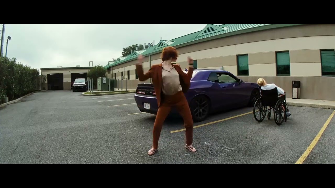 Kinds Of Kindness 2024 - Dance scene (Emma Stone)