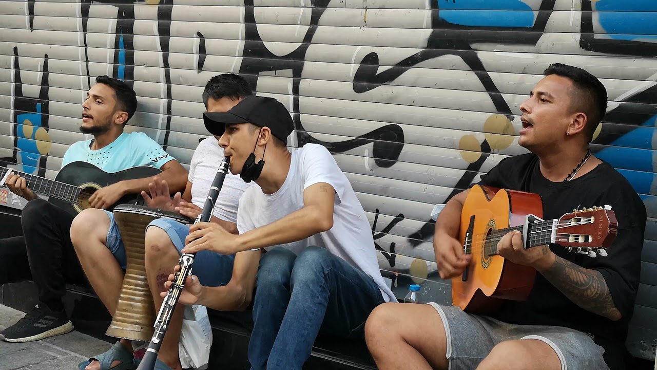Olsunmu Olmasın. Taksim İstiklal Caddesi Sokak Sanatçılarından. Klarnet İle Efsene Duygu.
