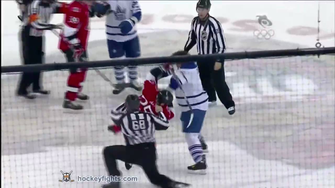 Garnet Exelby vs Chris Neil Mar 16, 2010