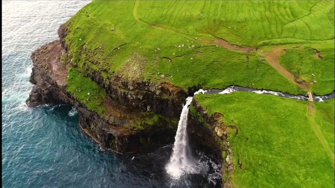 Nice Waterfalls/Mountains/Sheep geographical feature category . Stylish Entertainer