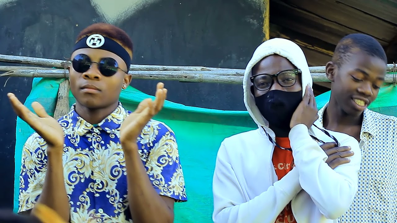 Dr. Monteiro Baleia(OFFICIAL-VIDEO) BY FARM&Aacute;CIA FILMS