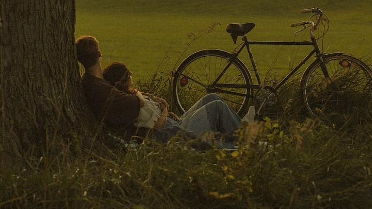 a playlist to fall in love with lost memories