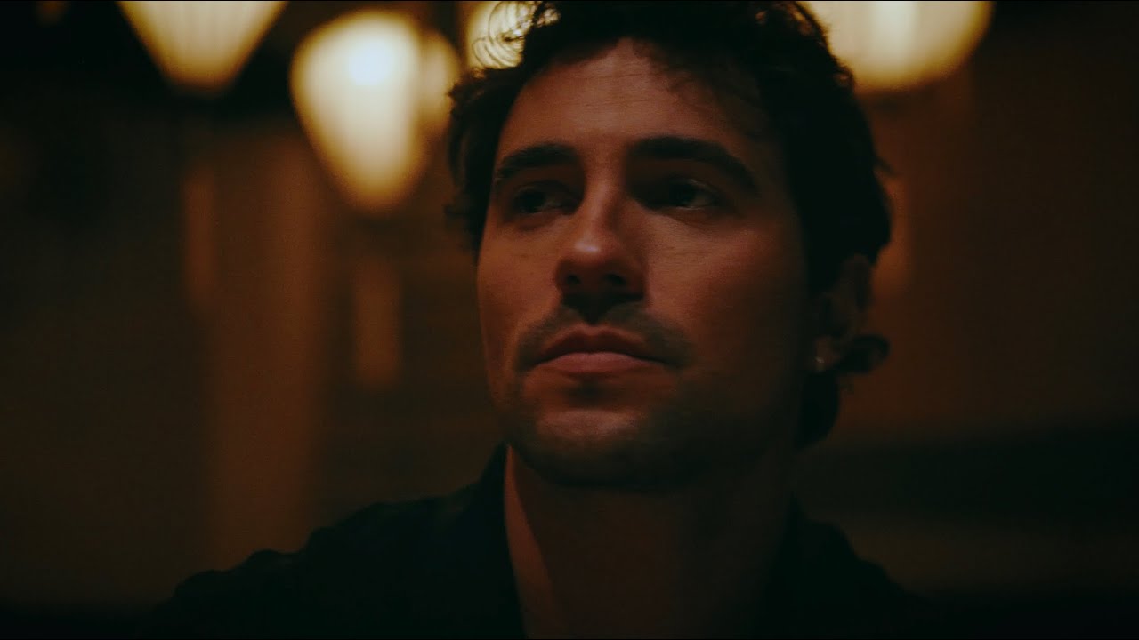 Olivier Dion - Demain à l'aube [Official Music Video]