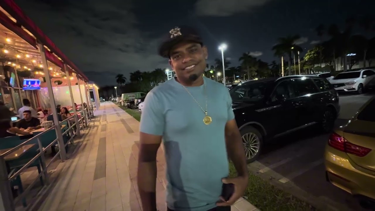 🇬🇾 Embassy Suites | Hilton | Miami | Hooters | Vacation | Inexpensive Food in Miami | Cheap Wings