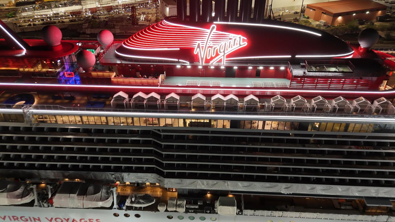 NAVE DA CROCIERA VIRGIN BRILLANT LADY - Ferma a FINCANTIERI di PALERMO