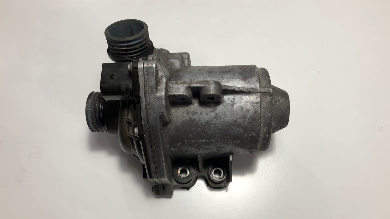 Поломка помпы охлаждения двигателя BMW n52,53,54 / BMW n54 water pump failure.