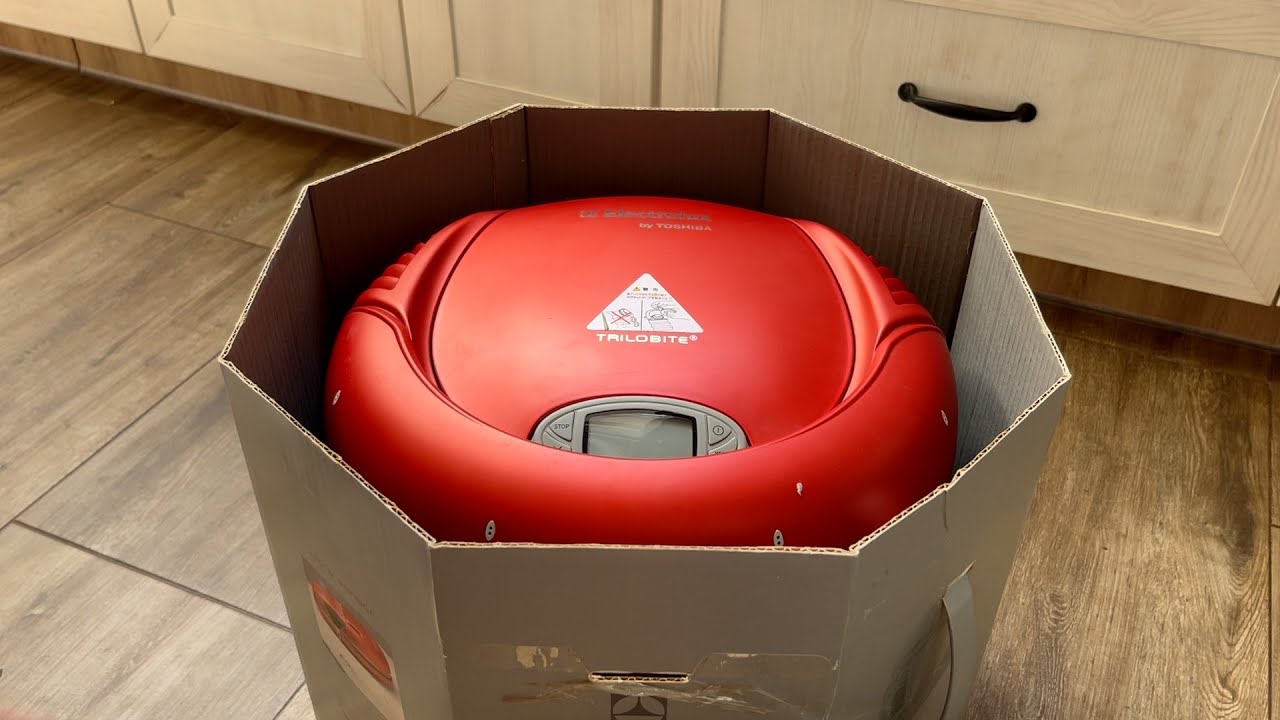 Unboxing the Rare Electrolux Trilobite by Toshiba – Japan’s First Robot Vacuum