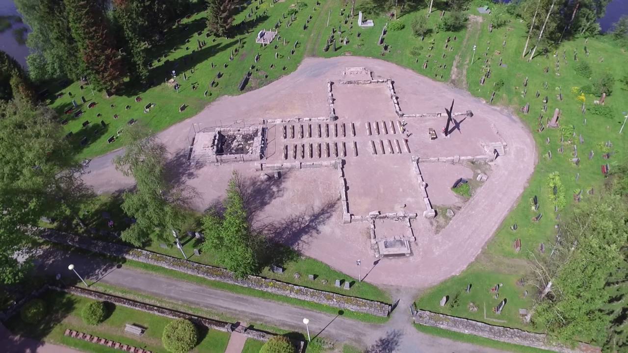 Ylivieskan kirkon rauniot 21.6.2016