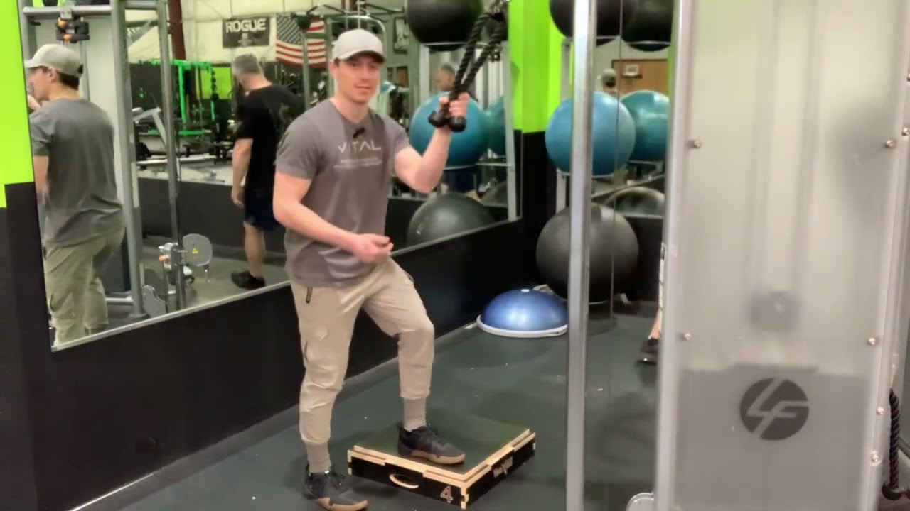 Front Foot Elevated Offset Cable Chop