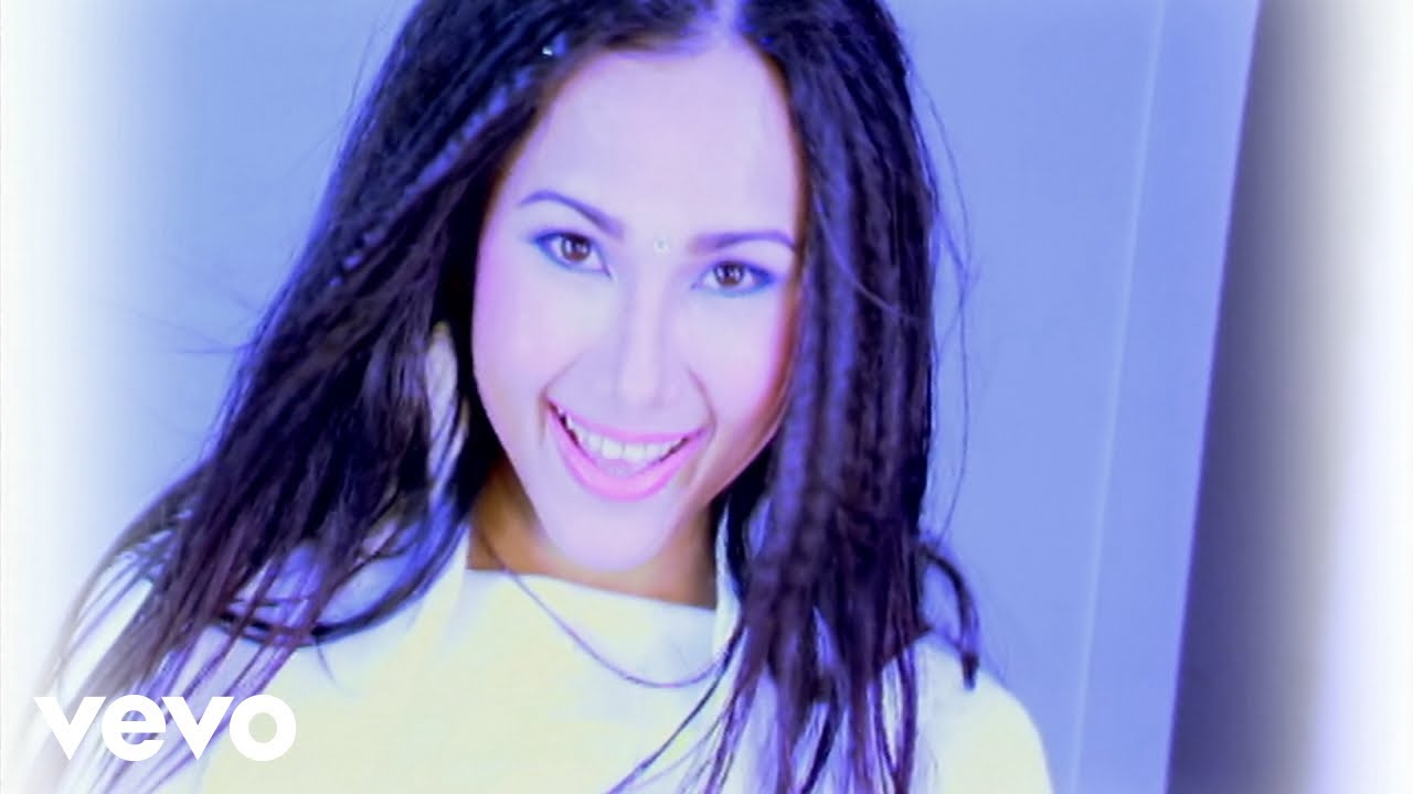 Amy Mastura - Sha Na Na (Official Music Video)