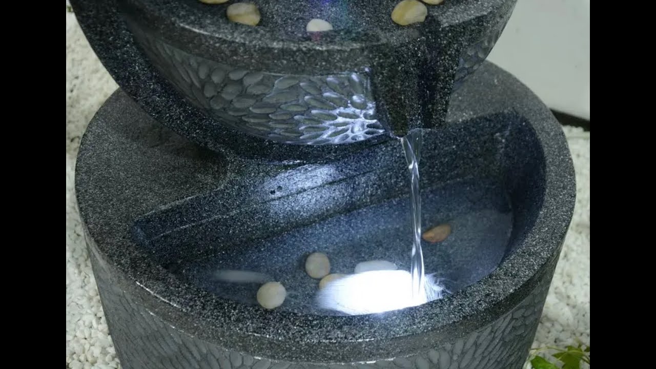 Pequeña fuente para interior modelo ESPHERA