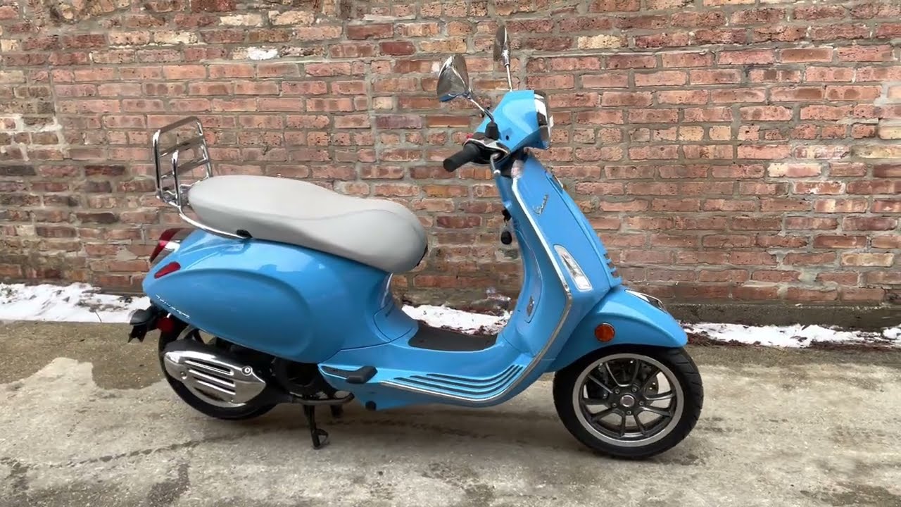 Vespa Primavera 150 50th Anniversary 2019 blue V1645U