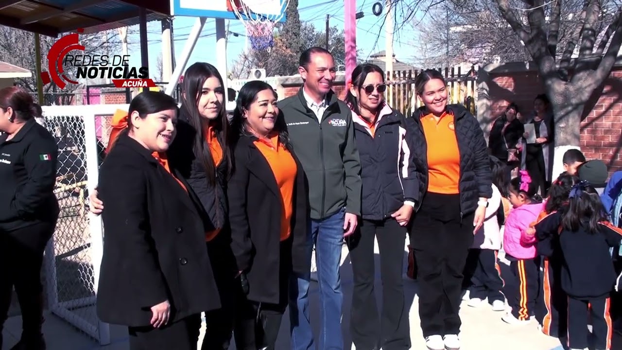 ALCALDE EMILIO DE HOYOS INAUGURA CANCHA DE FÚTBOL EN JARDÍN DE NIÑOS EVARISTO PÉREZ ARREOLA.