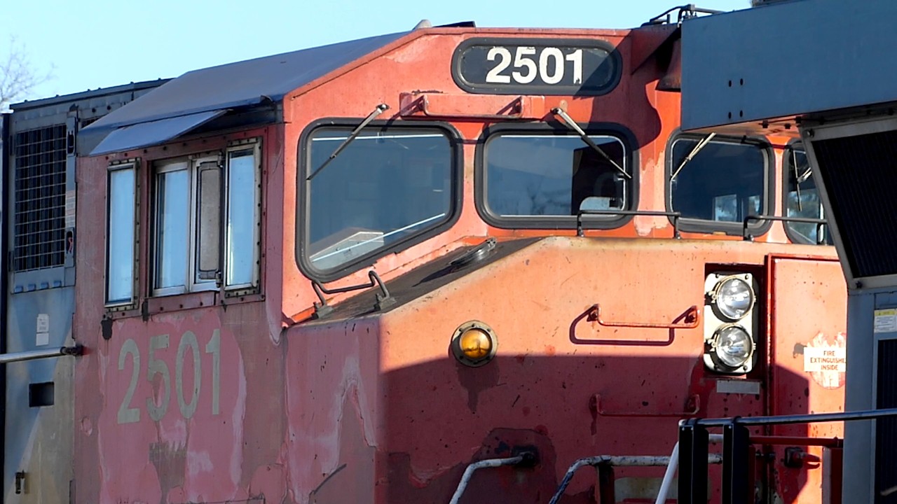 9-44WL + Ex-Citirail duo | CN Train M301 meets A424 on the Halton sub at Georgetown Station