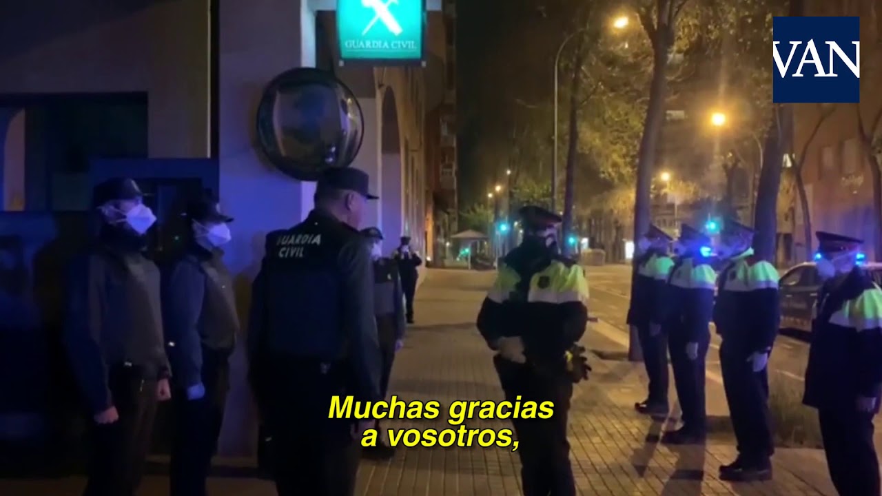 El emotivo pésame de los Mossos a la Guardia Civil en Barcelona
