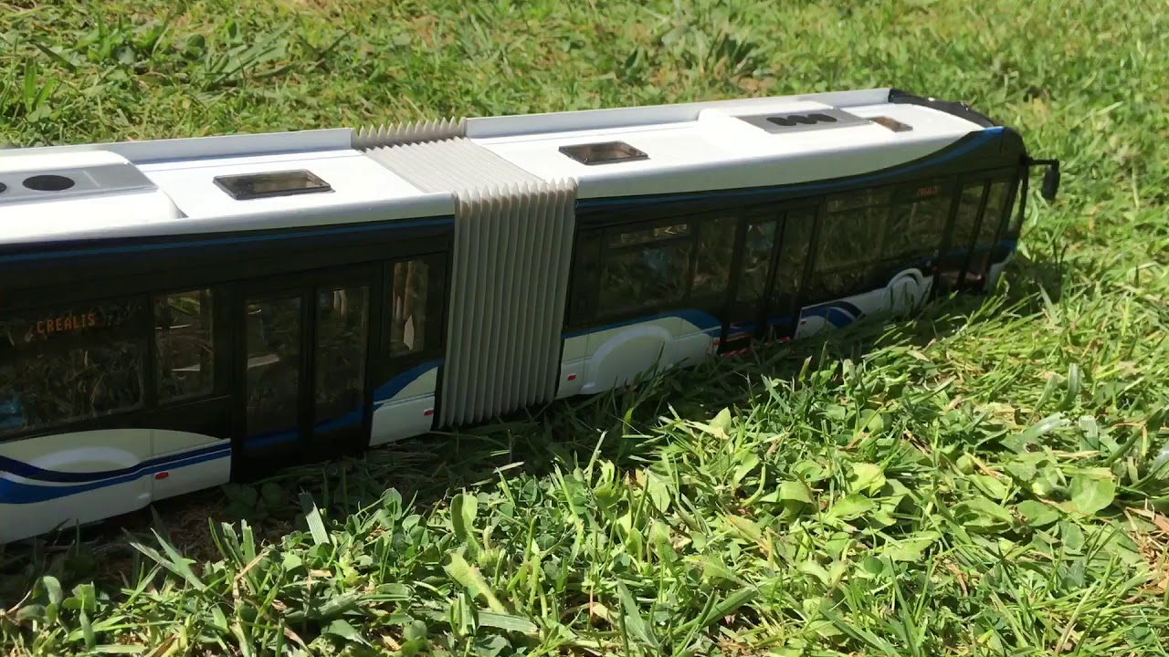 Je vous présente mon bus en modèle réduit l’iveco crealis 18 à l’échelle 1/43