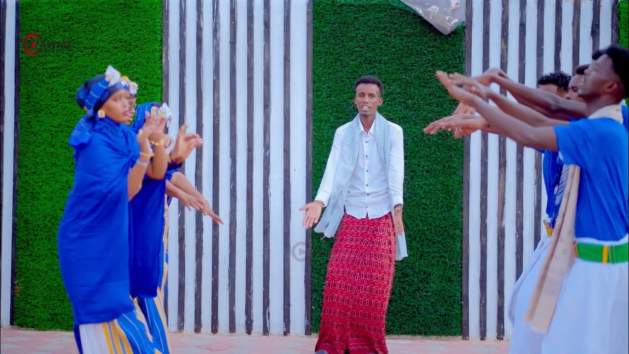 Dhaanto cusub | xasan sheikh | mowliid asal  team dhaqan bile