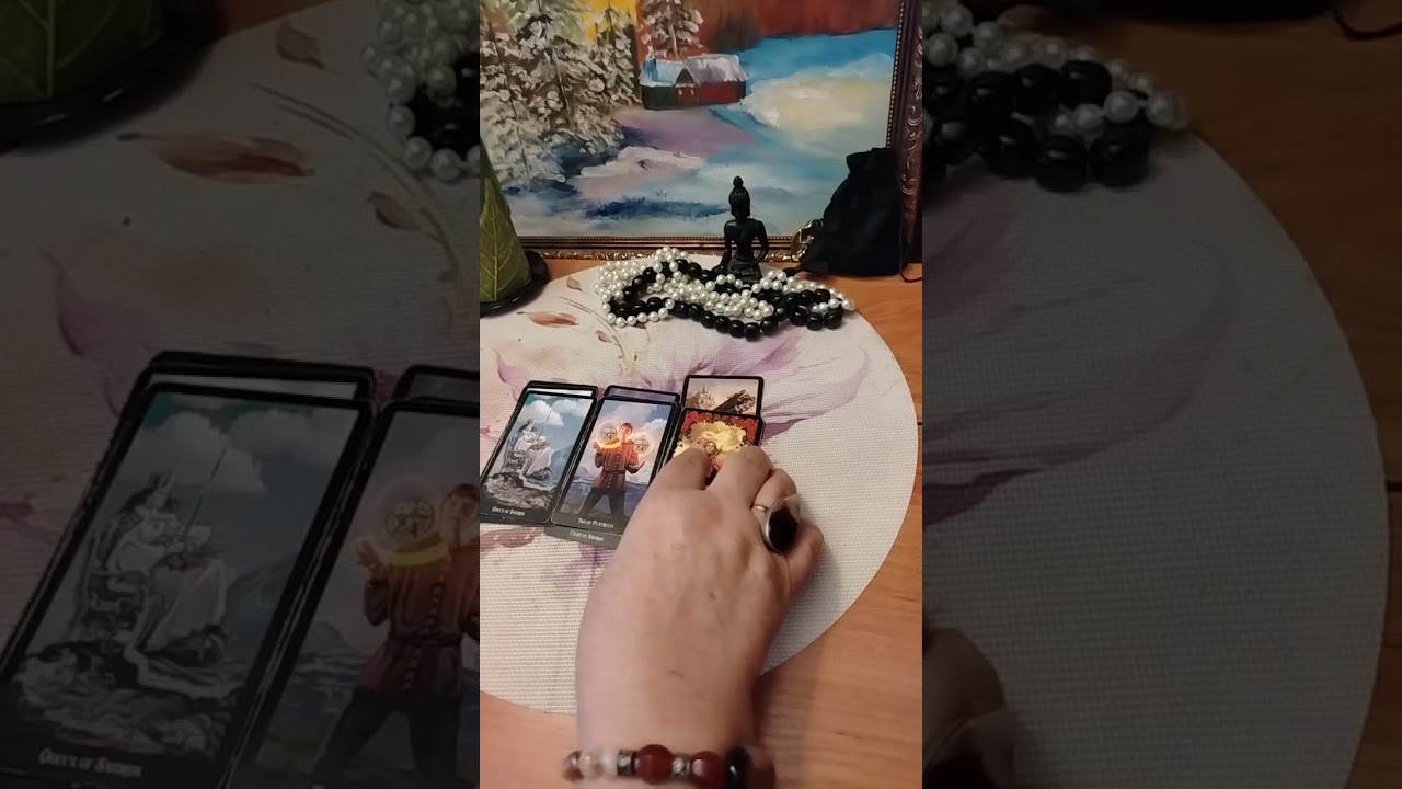 Что происходит в его жизни сейчас? Общий расклад ❤️ 🔮 ❤️ 