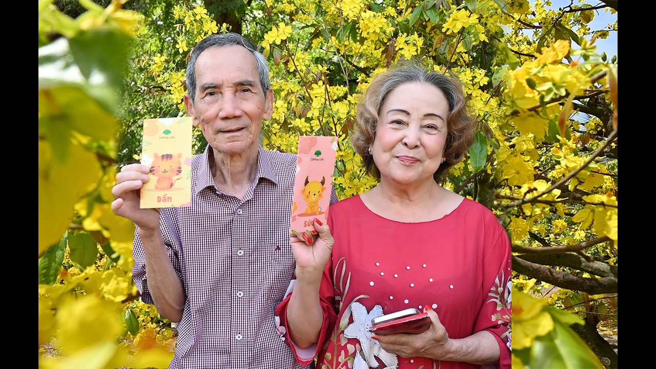 CẬU MỢ HAI CHÚC TẾT
