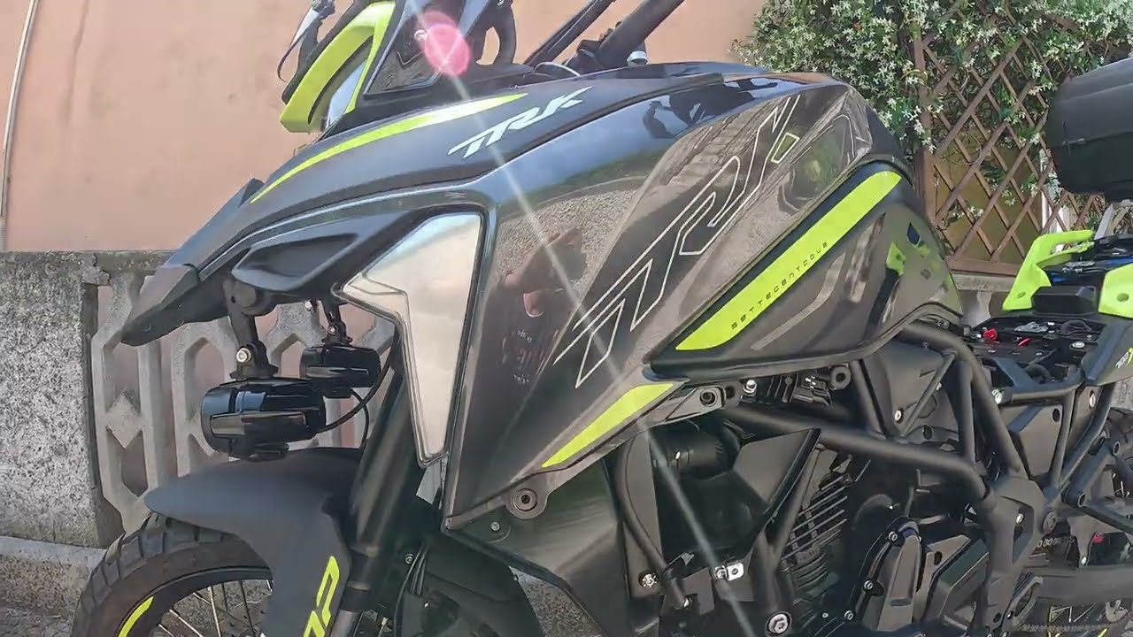 Montaggio faretti su Benelli TRK 702 X