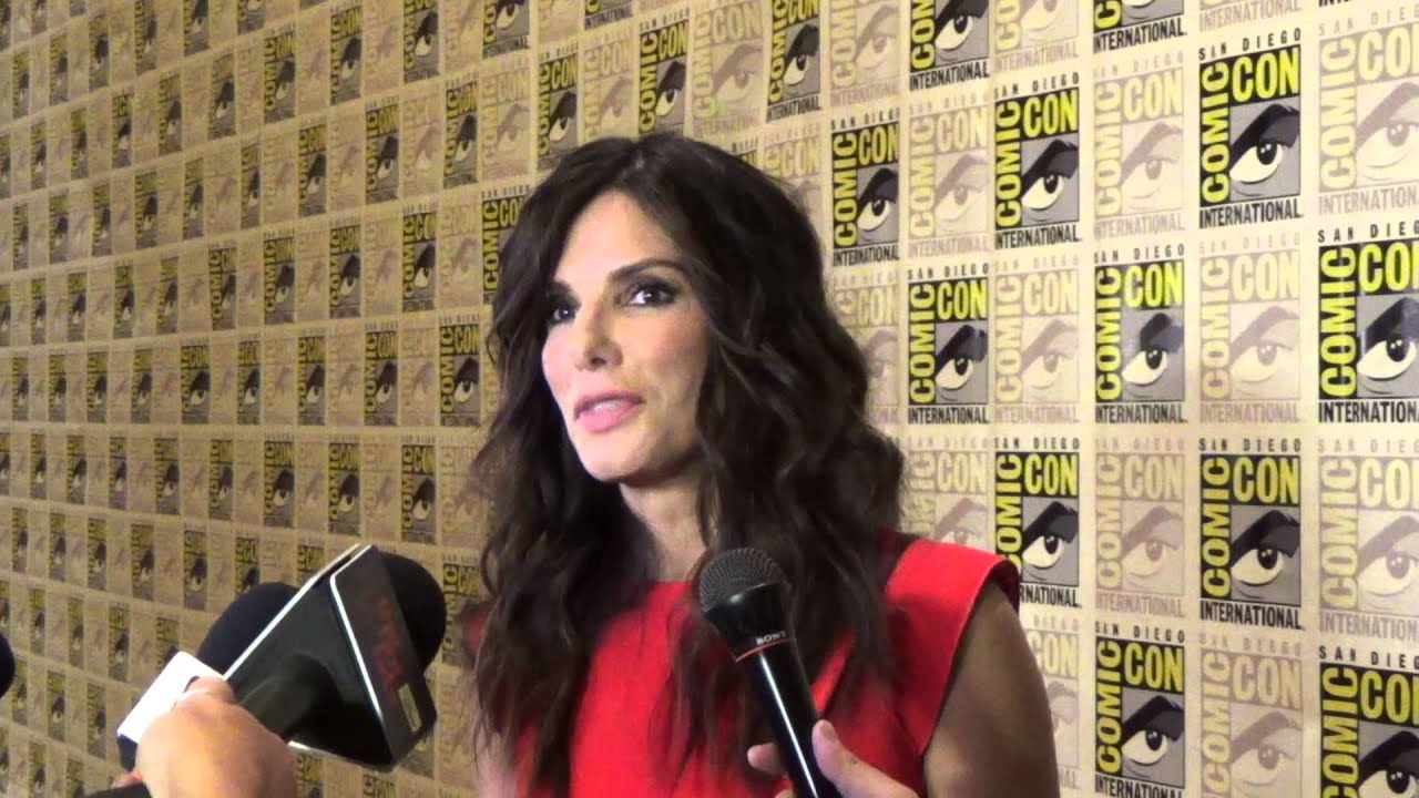 Comic-Con 2013: Red Carpet Interview with Sandra Bullock for Gravity