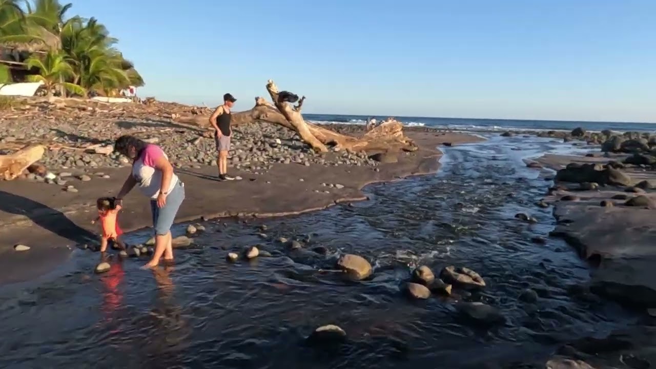 Playa El  Zonte, Fin de  año 2025  y Su mejor atardecer