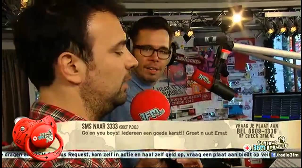 Een smerig sapje met een mooi kleurtje - 3fm Serious Request 2012