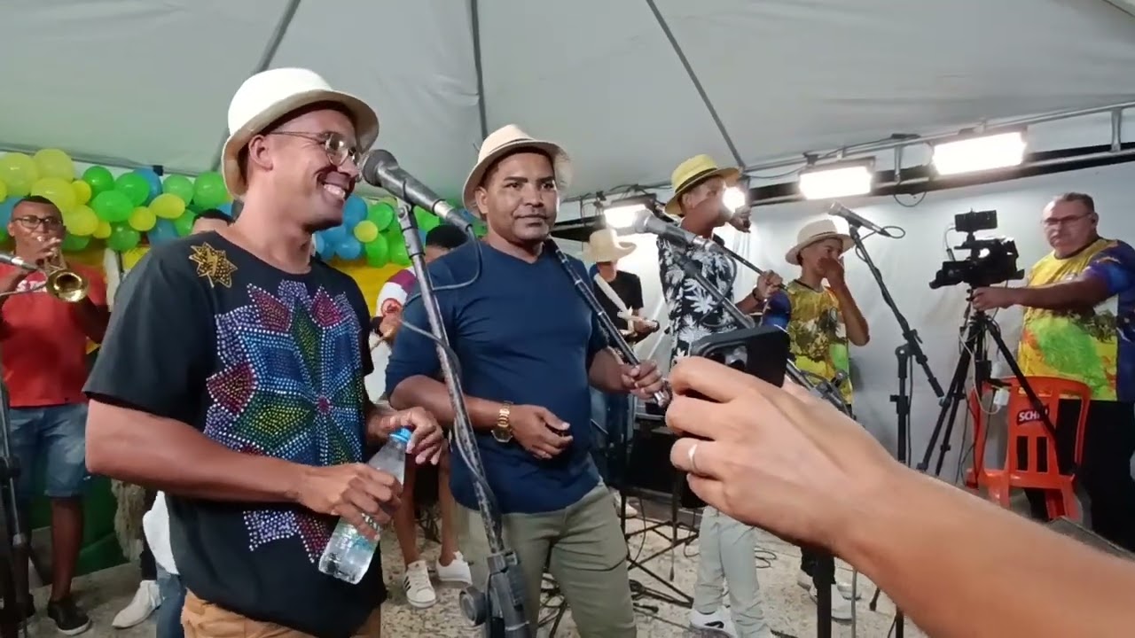 mestre Carlos Antônio e mestre Pedro no aniversário do maracatu cambinda estrela 2024 itaquitinga