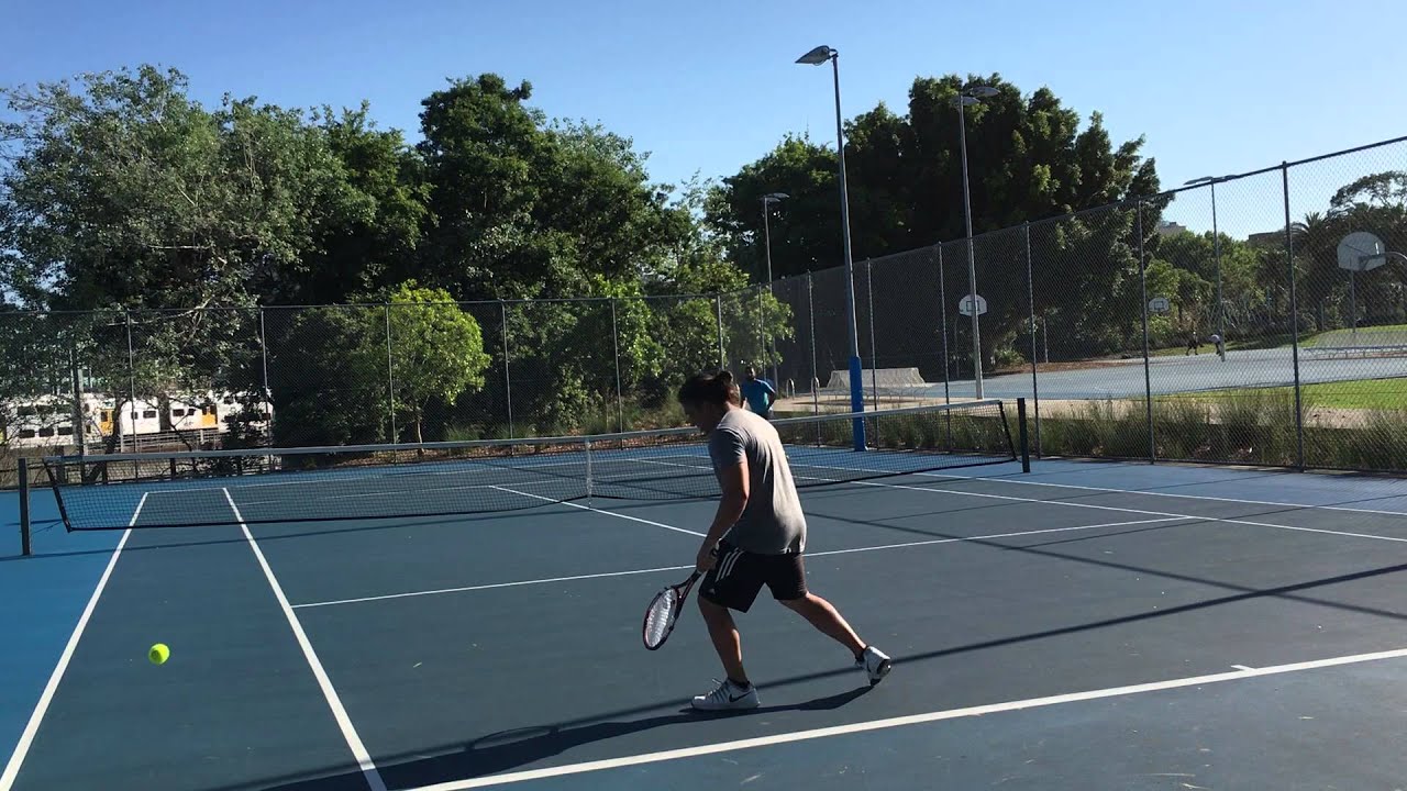 Set with Wilson Juice 100s, Men's Tennis 4.5