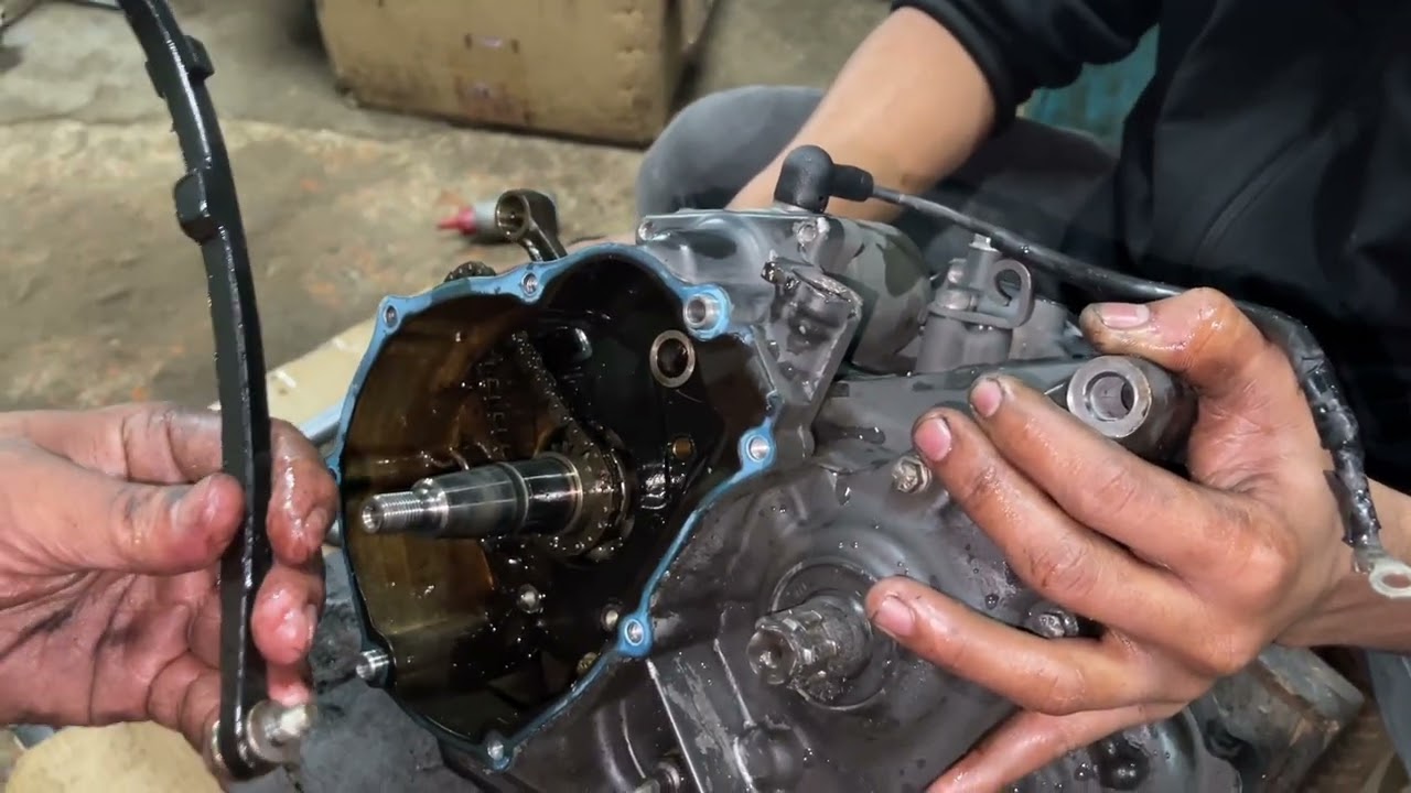 Yamaha v2 Engine Work #automobile #hilight  #motorcycle 