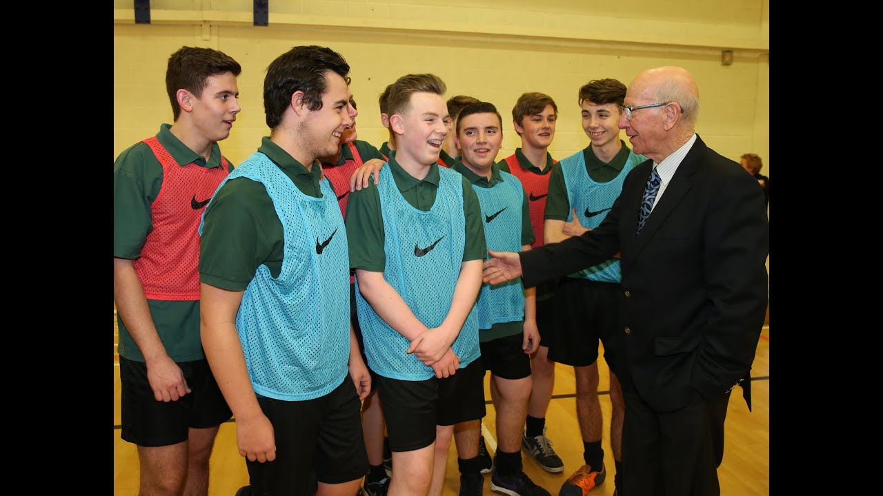 Sir Bobby and Lady Norma Charlton return to Middleton to launch partner school - #SchoolsUnited