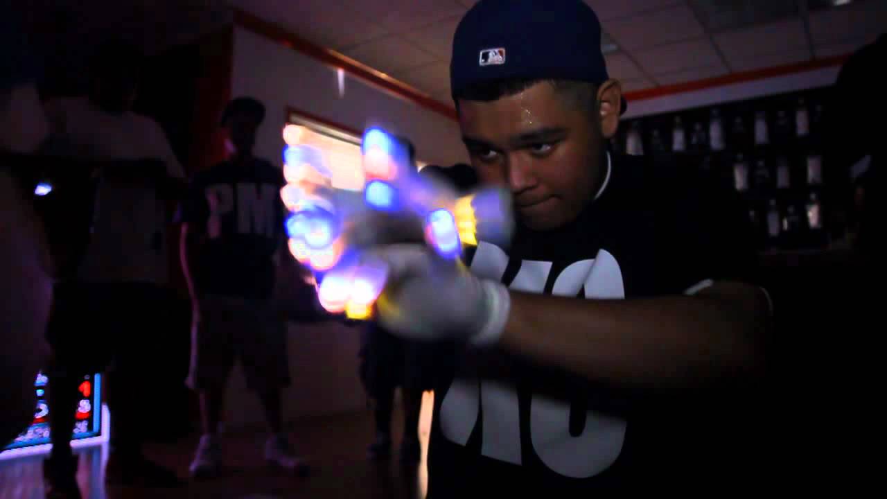 [BOSS] [7/9/11] [KS] Pex Da Rex Vs (AYO?) Mimik Top 4 Glove Light Show [EmazingLights.com]