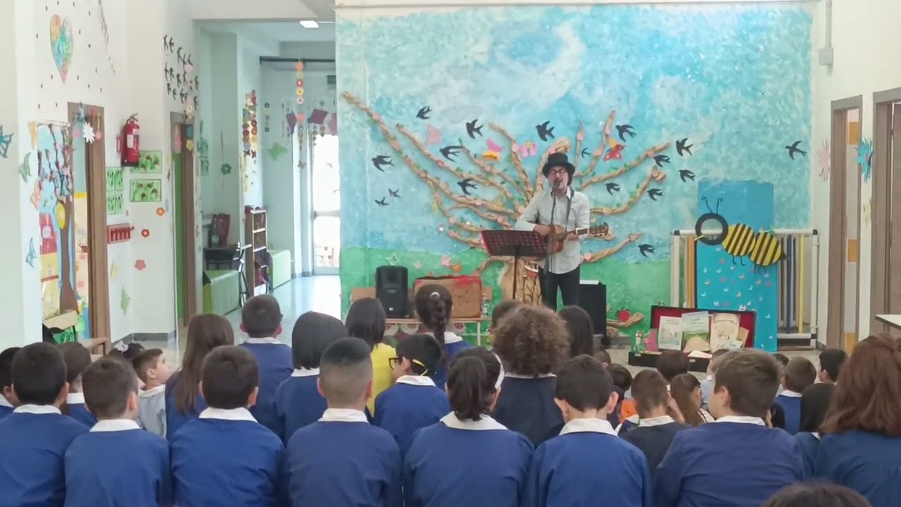 Il Cantafavole Gianluca Lalli  a Triei - Speranza - Gianni Rodari in musica