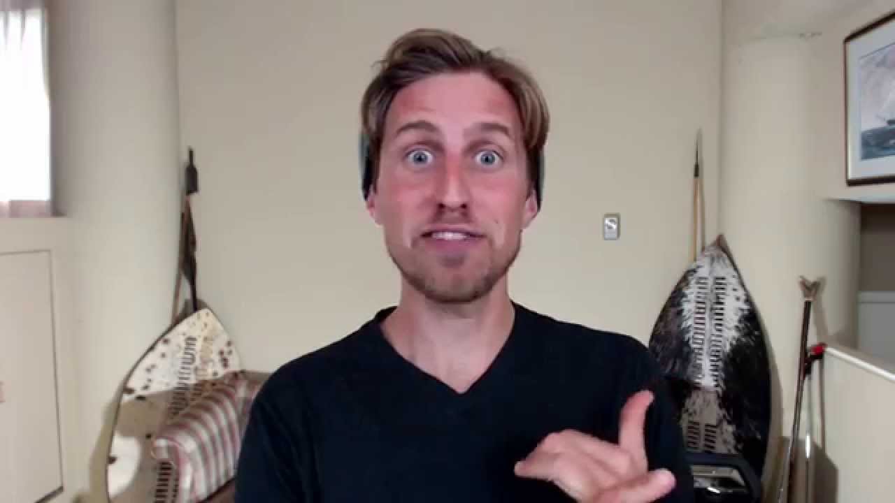 [Video] How to deal with late guests as a tour guide? Tips from the pros tour guide training