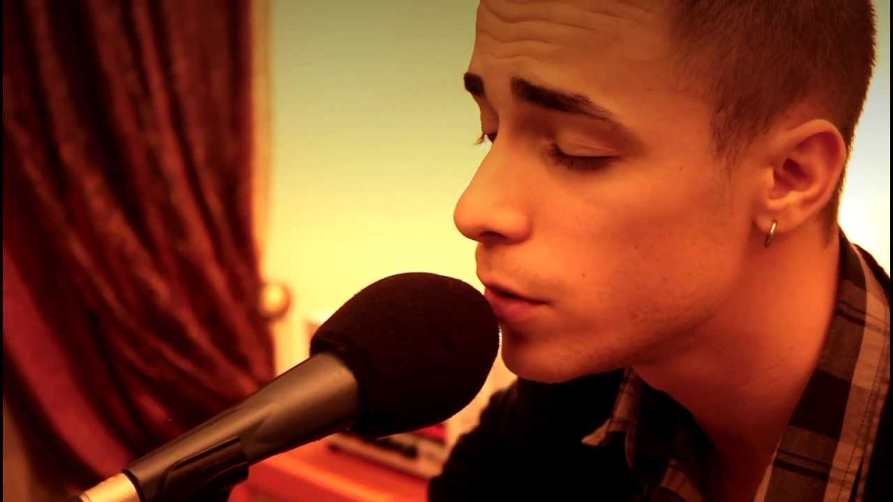 Titanium (feat. Sia) by David Guetta (Diogo Piçarra Cover)