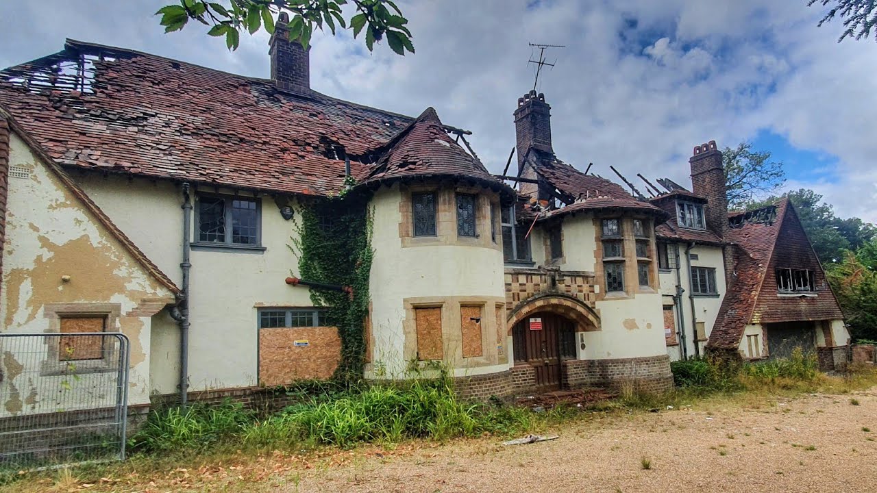 Celebrities JLS - Ronnie Corbett Mansion Explore