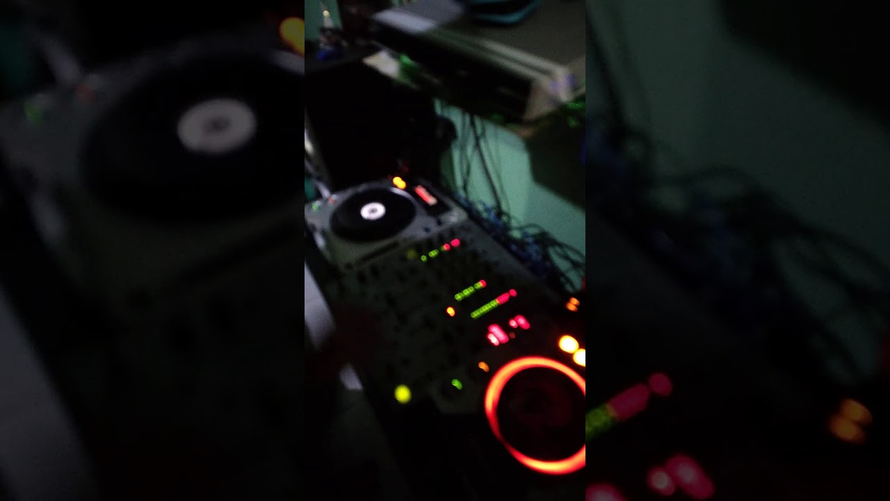 Cdj 800 Mk2 Cdj 400 and Djm 600 Pioneer ( testing Oscar dj )