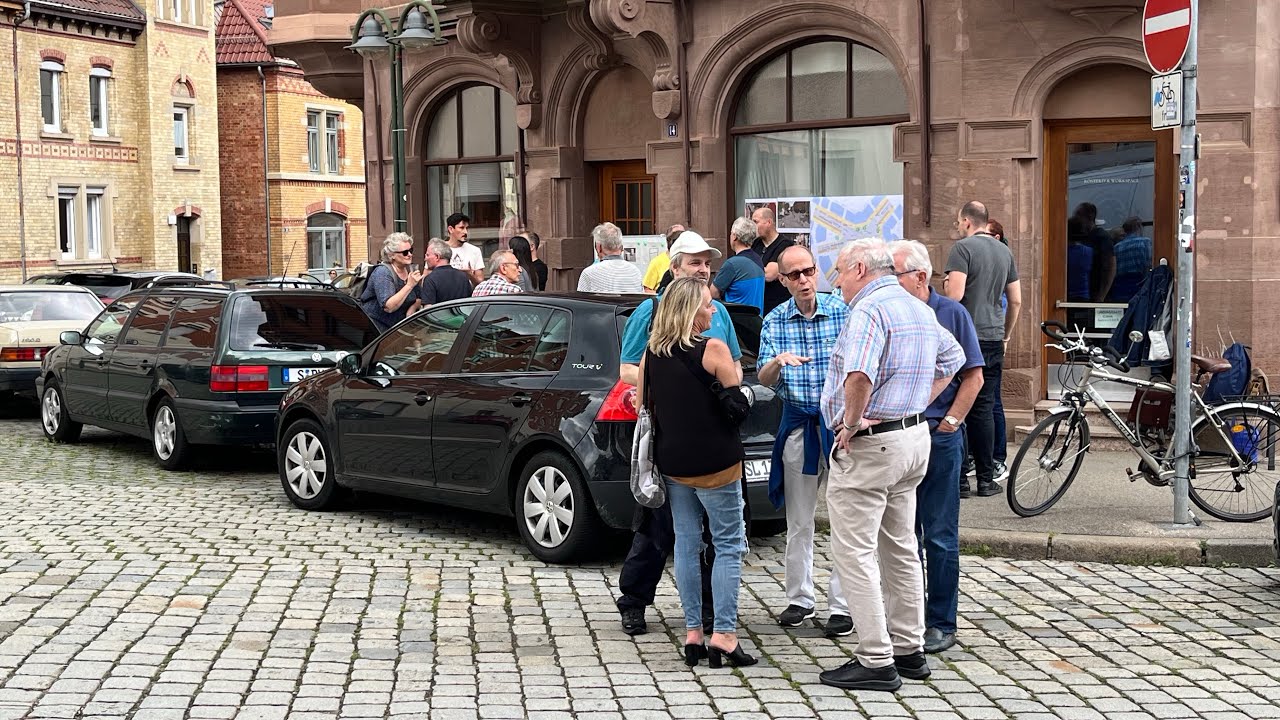 GrünRote Parkplatzvernichtung in Stuttgart Ost am Eduard Pfeiffer Platz 13.07.2024