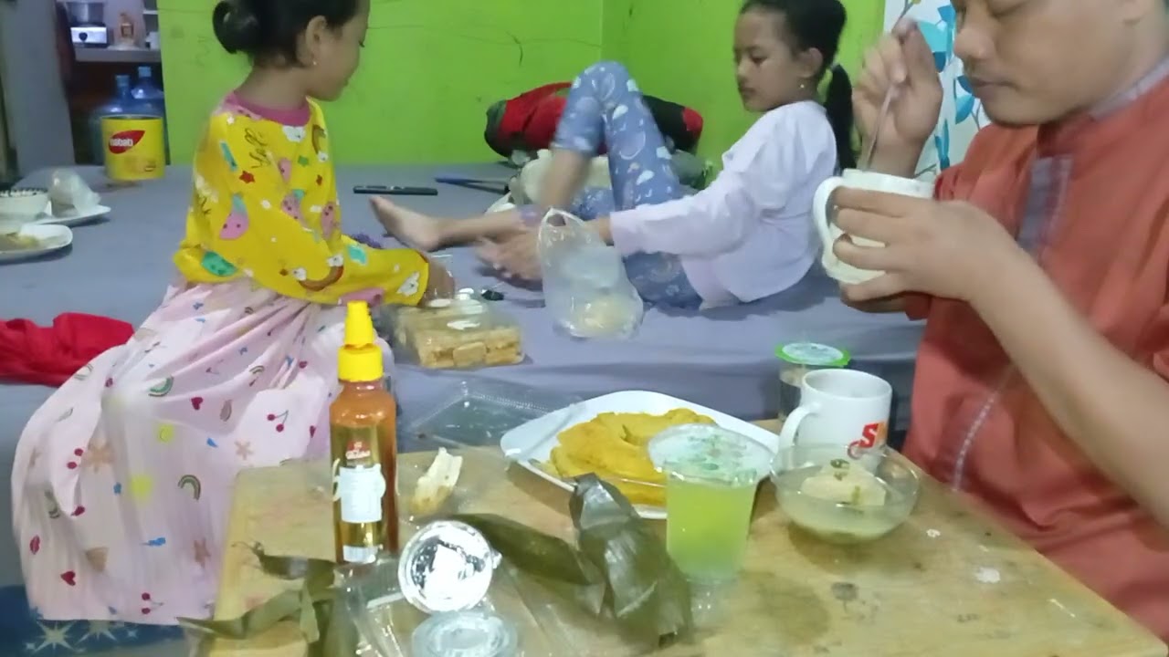 MENU TAHJIL PUASA RAMADHAN PERTAMA ALA KELUARGA HANIS ll PERUT KENYANG SAMPAI NGANTUK 