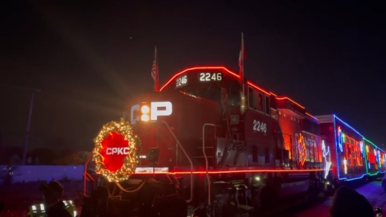 Railfanning the 2025 CPKC Holiday Train at Franklin Park | 11/23/2025