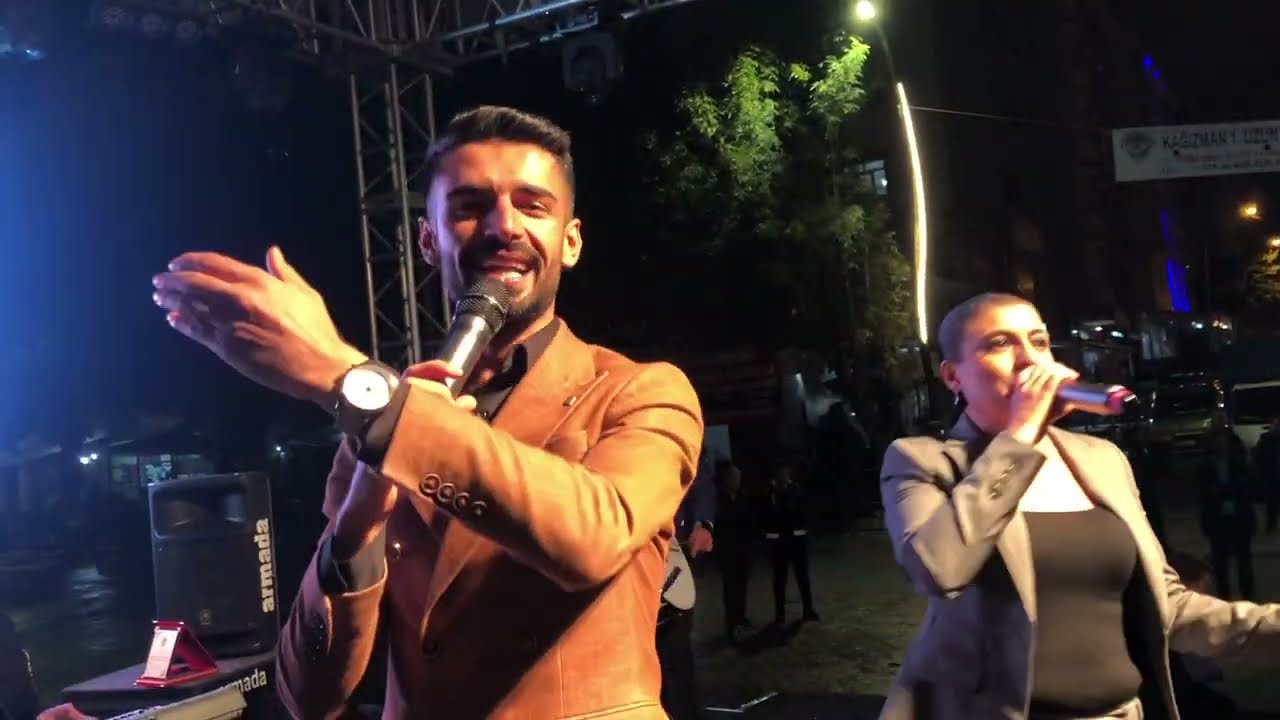 Emre Durdi ve Arzu Aras ile halaylar