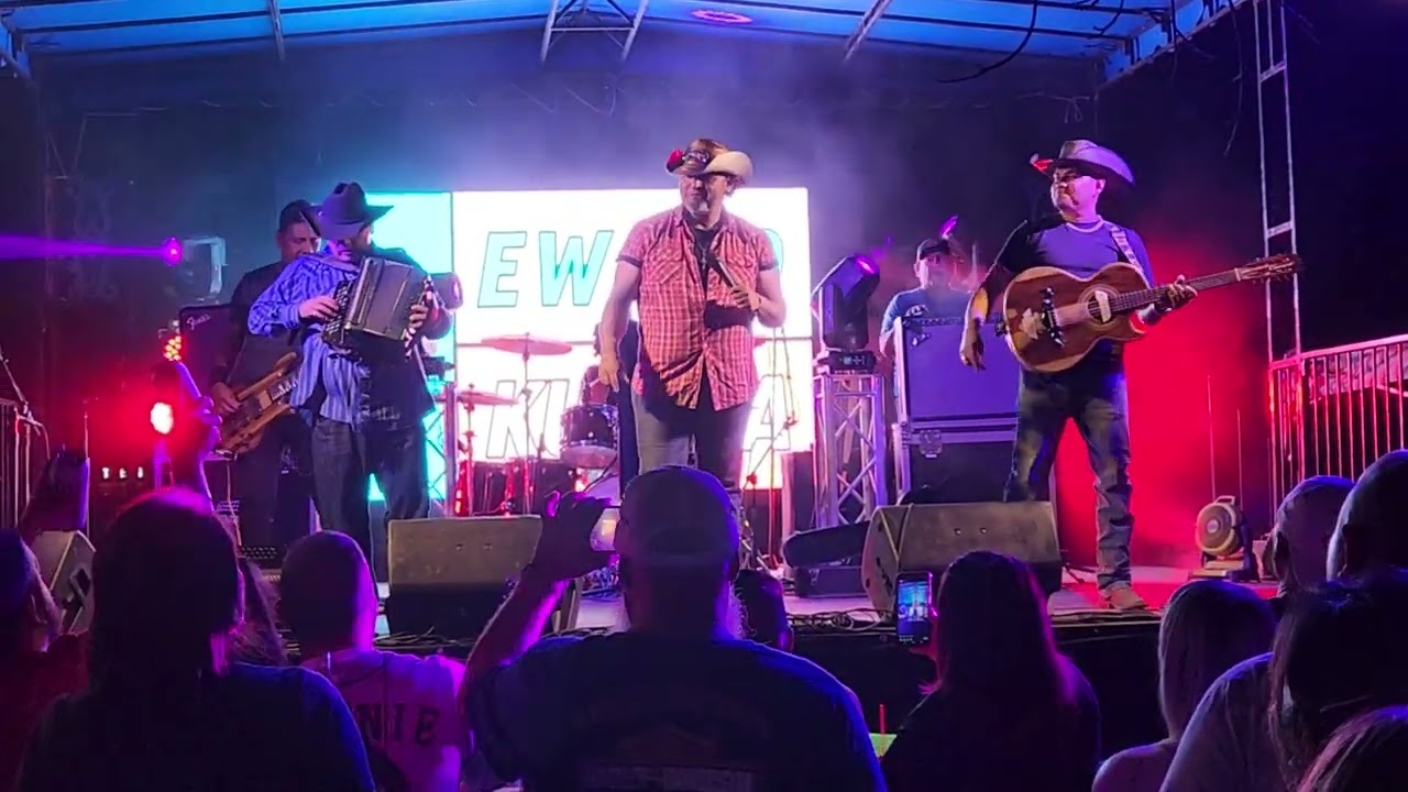 Eddie Gonzalez Y Grupo Natural at T.M.A. Fan Fair 2025