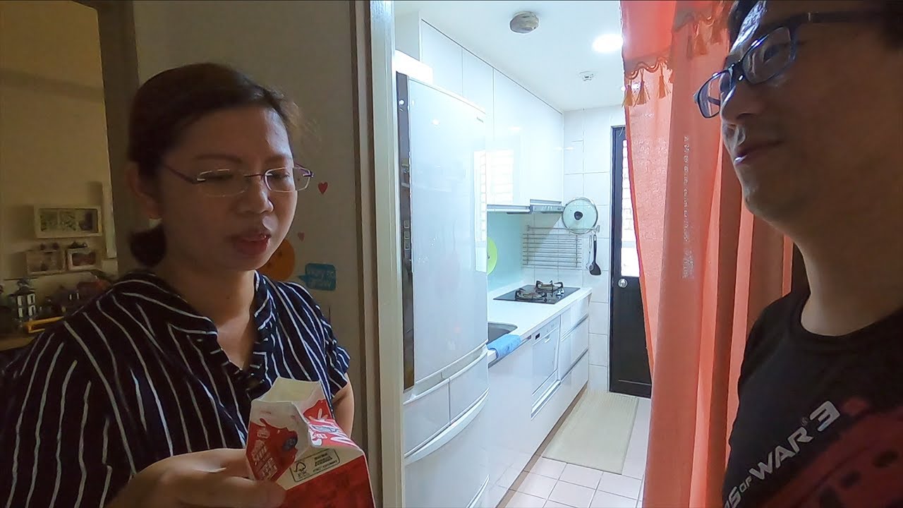 老婆要去少女們的聚會｜幫我弄午餐..出門前抱一下