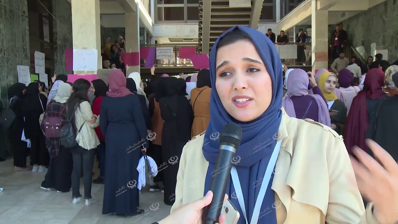 طلبة كلية الطب البشري بجامعة طرابلس يطالبون بحقهم في عودة الدراسة LCNA